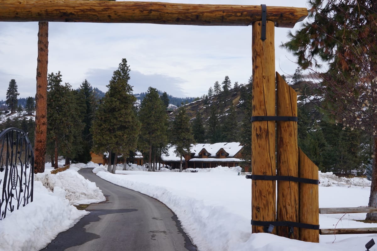 grand river lodge entrance