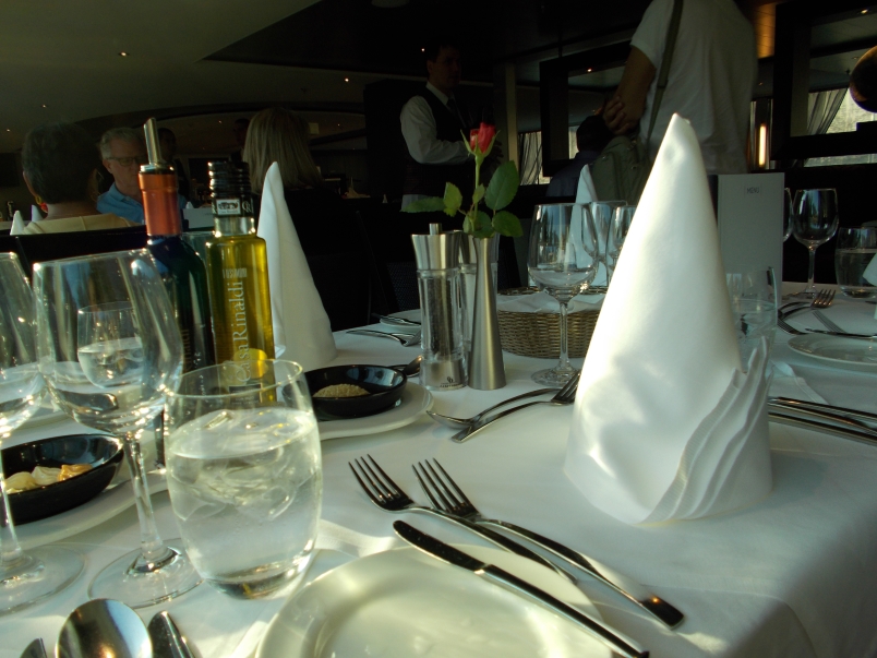 Dinner Setting Avalon Waterways Artistry II