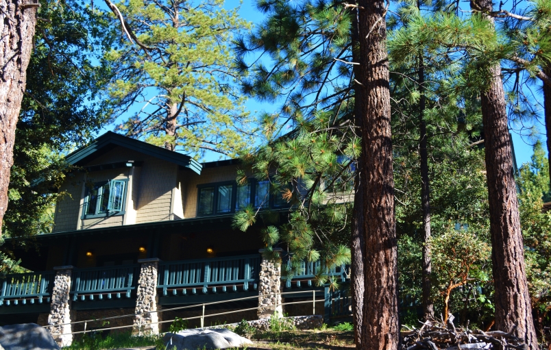 Exterior of Grand Idyllwild Lodge