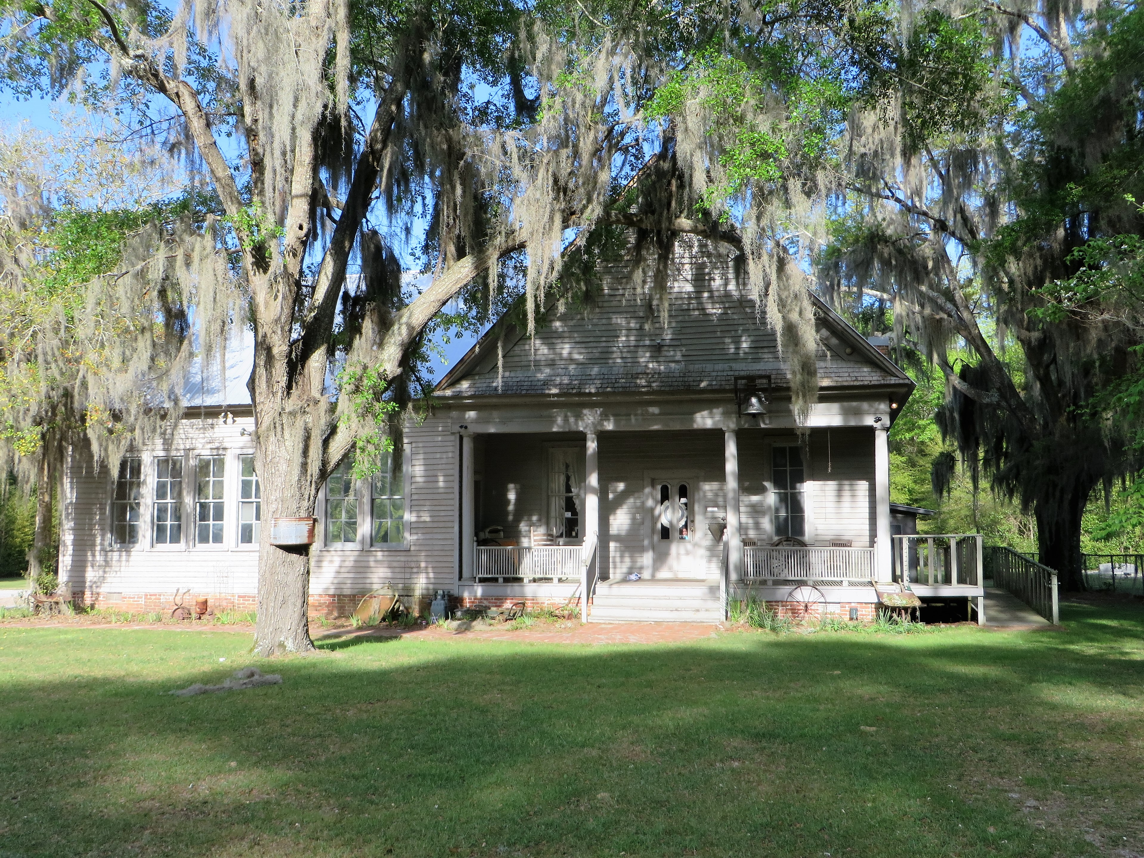 Mossy Grove exterior