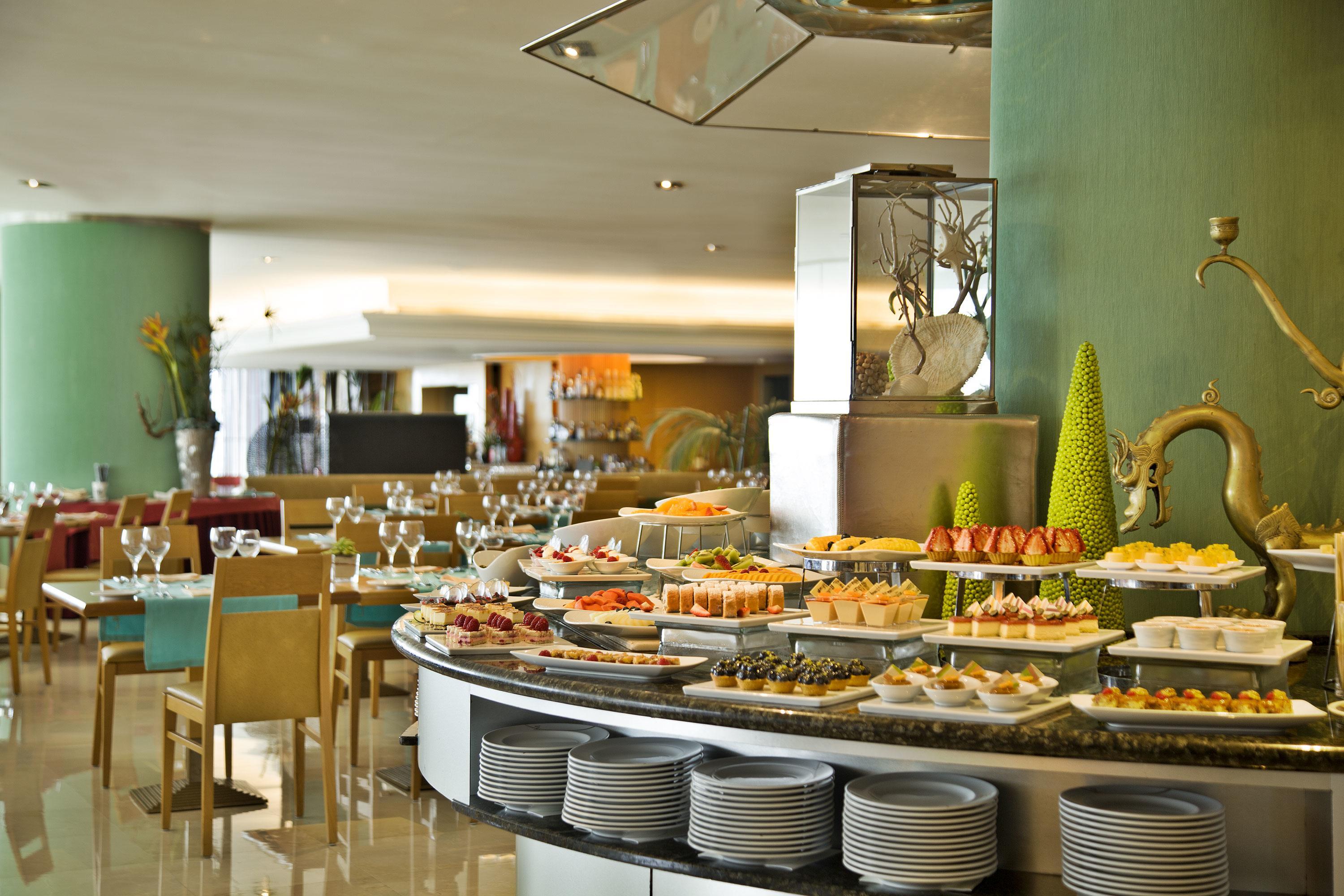 Oasis Restaurant Breakfast Buffet